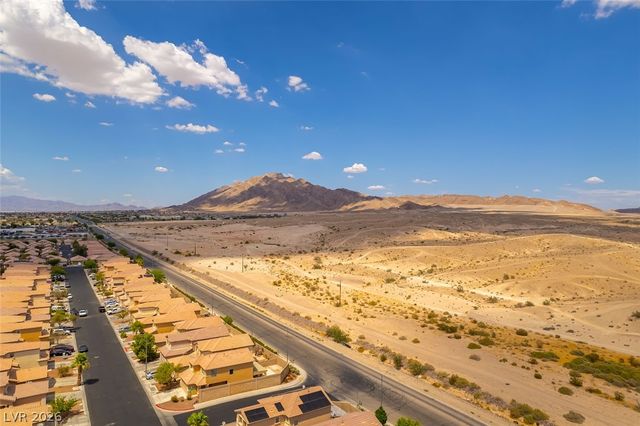 6581 Rose Hill River Drive, Las Vegas, NV 89122