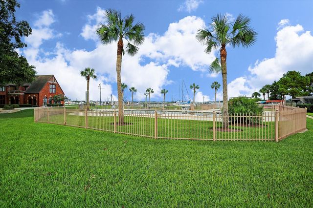 18039 Starboard Drive, Houston, TX 77058