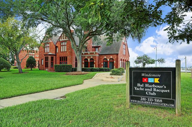 18039 Starboard Drive, Houston, TX 77058