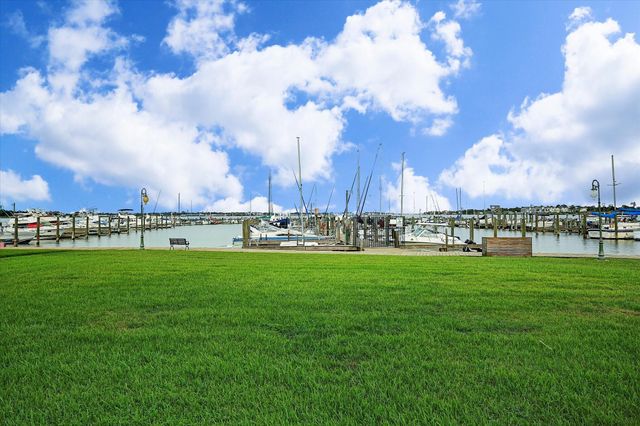 18039 Starboard Drive, Houston, TX 77058