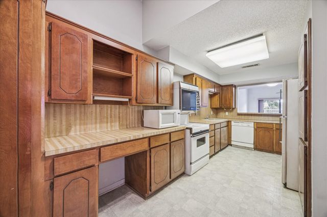 18039 Starboard Drive, Houston, TX 77058