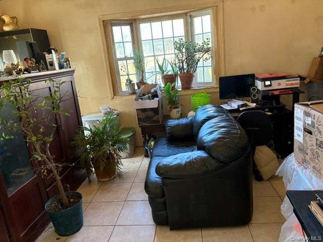 1557 N Gardiner Drive, Bay Shore, NY 11706