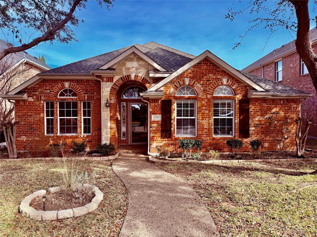 1737 Flowers Drive, Carrollton, TX 75007