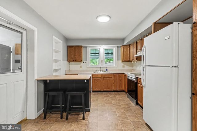 400 W DAUPHIN, Enola, PA 17025