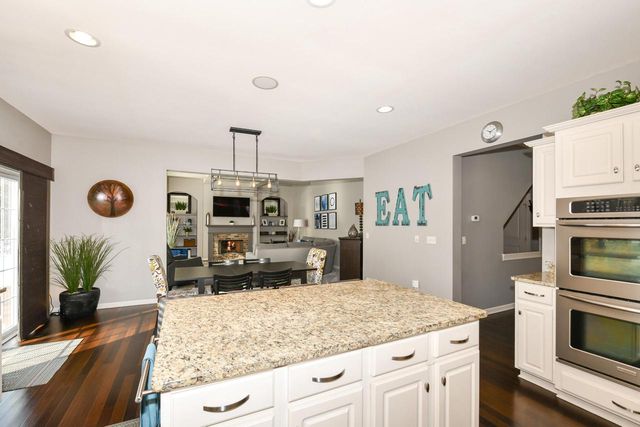 955 Dana LANE, Waukesha, WI 53189