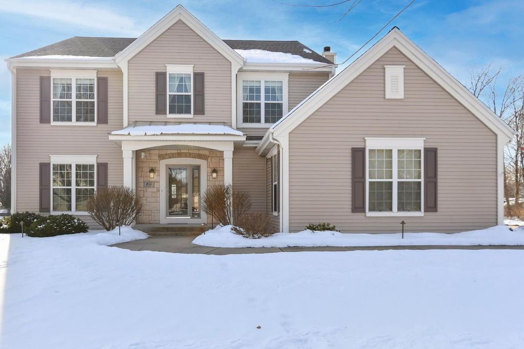 955 Dana LANE, Waukesha, WI 53189