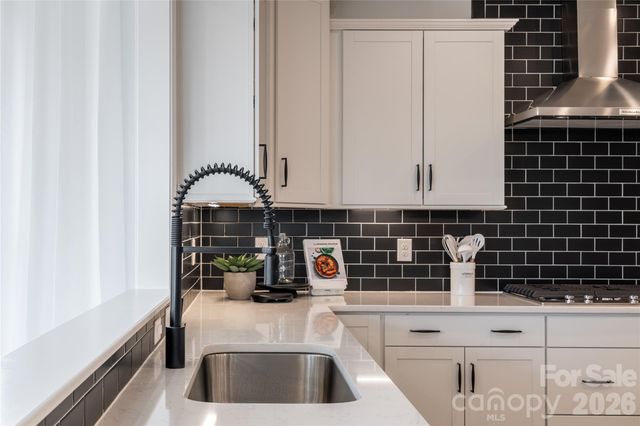 12201 Bradshaw Lane, Charlotte, NC 28278