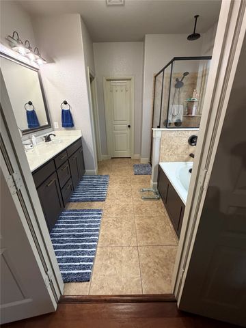 11900 Drummond Lane, Fort Worth, TX 76108