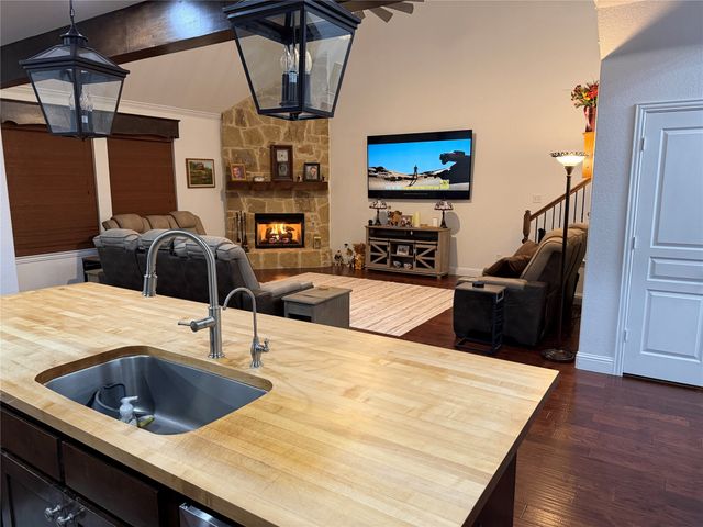 11900 Drummond Lane, Fort Worth, TX 76108