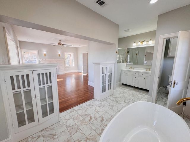 211 NW 4th Avenue, Mineral Wells, TX 76067