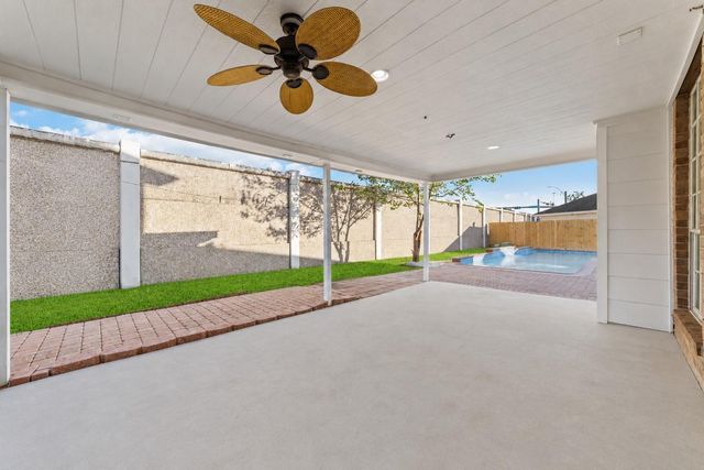 1508 Red Bud Court, Pearland, TX 77581