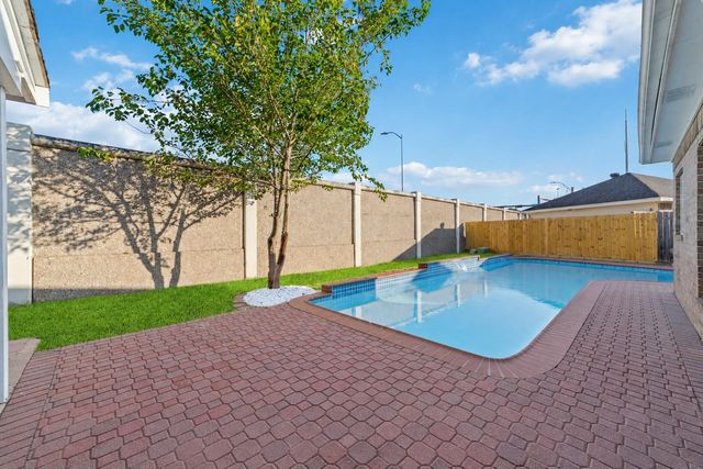 1508 Red Bud Court, Pearland, TX 77581