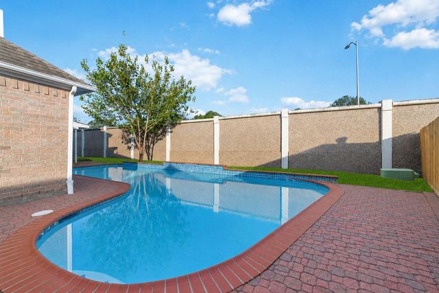 1508 Red Bud Court, Pearland, TX 77581