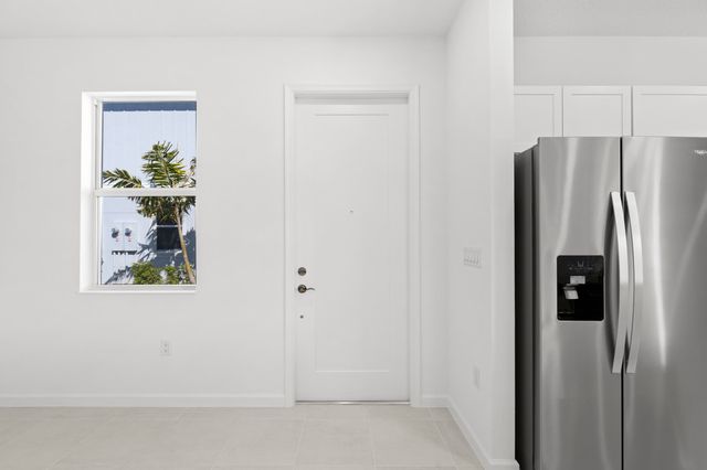 4416 Longwood Lk Square, Westlake, FL 33470