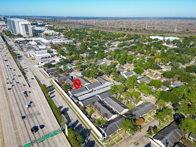 235 W Tri Oaks Lane 235, Houston, TX 77043