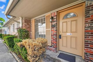 235 W Tri Oaks Lane 235, Houston, TX 77043