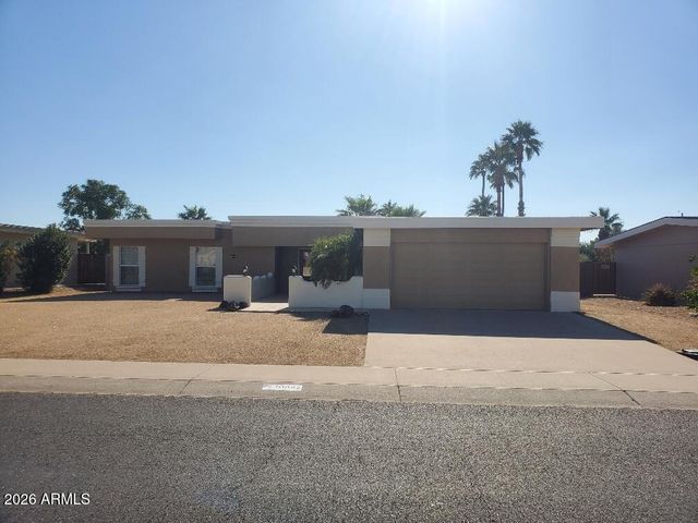 10841 W ACACIA Drive, Sun City, AZ 85373