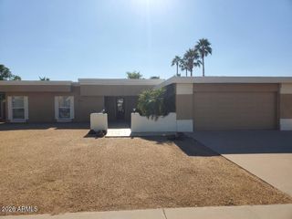 10841 W ACACIA Drive, Sun City, AZ 85373
