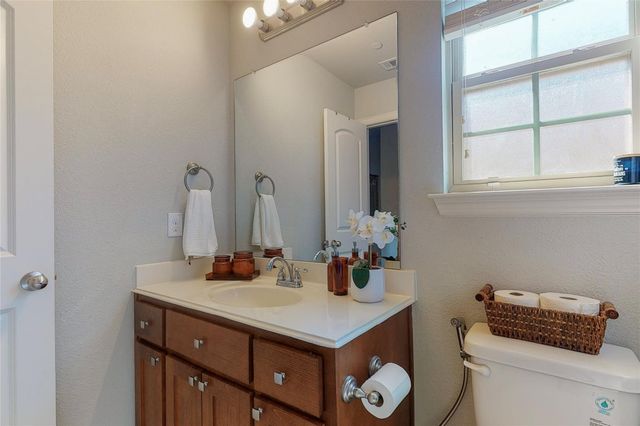 2556 Sarah Lane, Lewisville, TX 75056