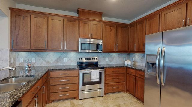 2556 Sarah Lane, Lewisville, TX 75056
