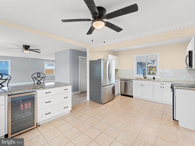 24 MARSHALL LANE, Willingboro, NJ 08046