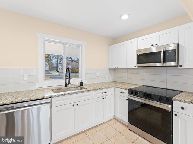 24 MARSHALL LANE, Willingboro, NJ 08046