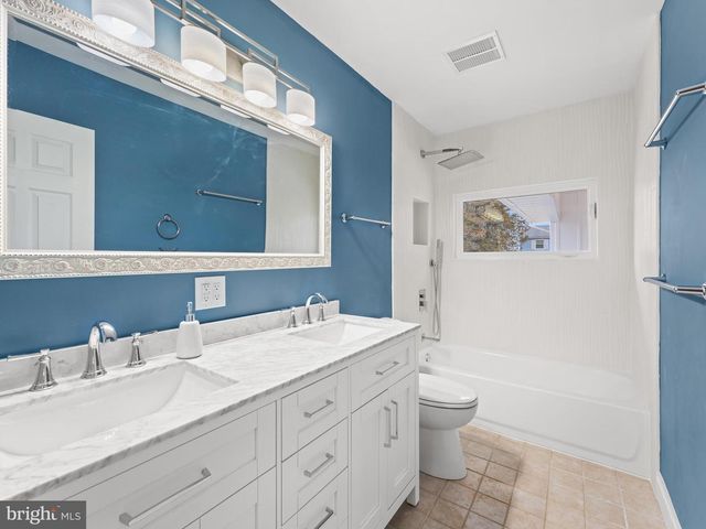 24 MARSHALL LANE, Willingboro, NJ 08046