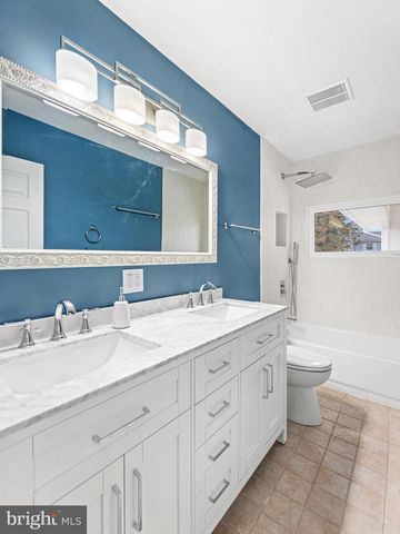 24 MARSHALL LANE, Willingboro, NJ 08046