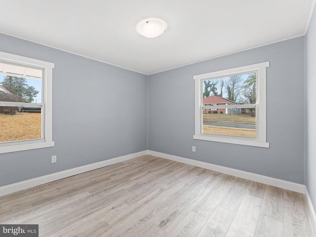 24 MARSHALL LANE, Willingboro, NJ 08046