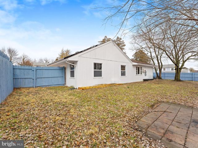 24 MARSHALL LANE, Willingboro, NJ 08046