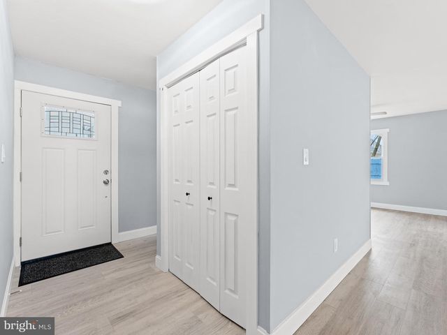 24 MARSHALL LANE, Willingboro, NJ 08046