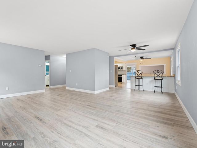 24 MARSHALL LANE, Willingboro, NJ 08046