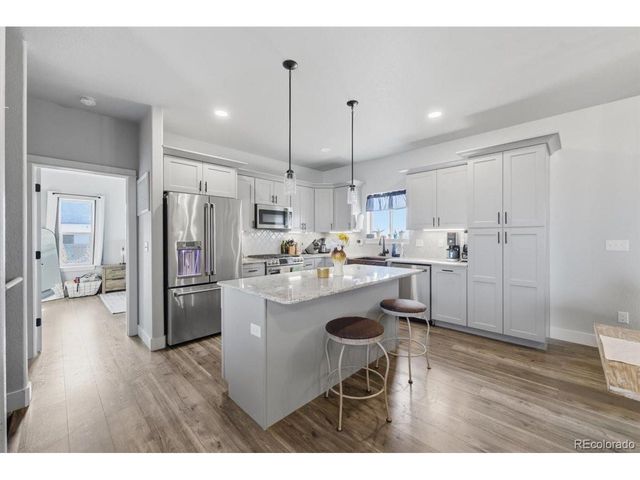 421 N Heather Dr, Pueblo, CO 81007
