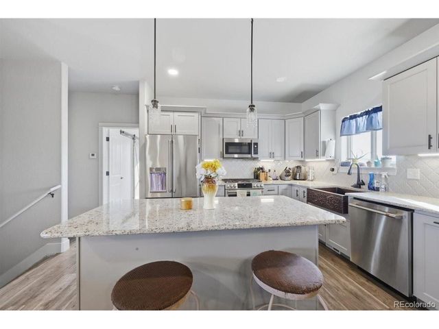 421 N Heather Dr, Pueblo, CO 81007