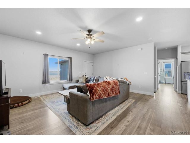 421 N Heather Dr, Pueblo, CO 81007