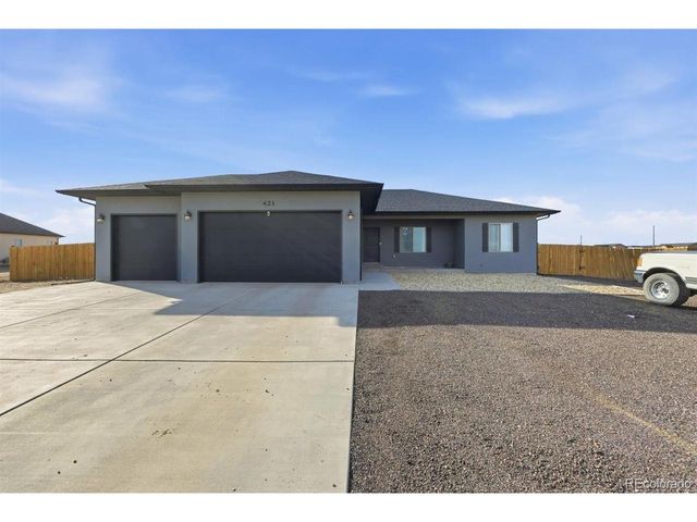 421 N Heather Dr, Pueblo, CO 81007
