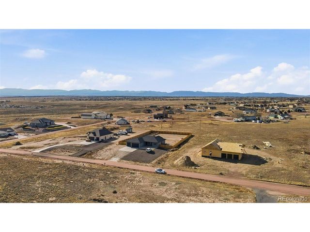 421 N Heather Dr, Pueblo, CO 81007