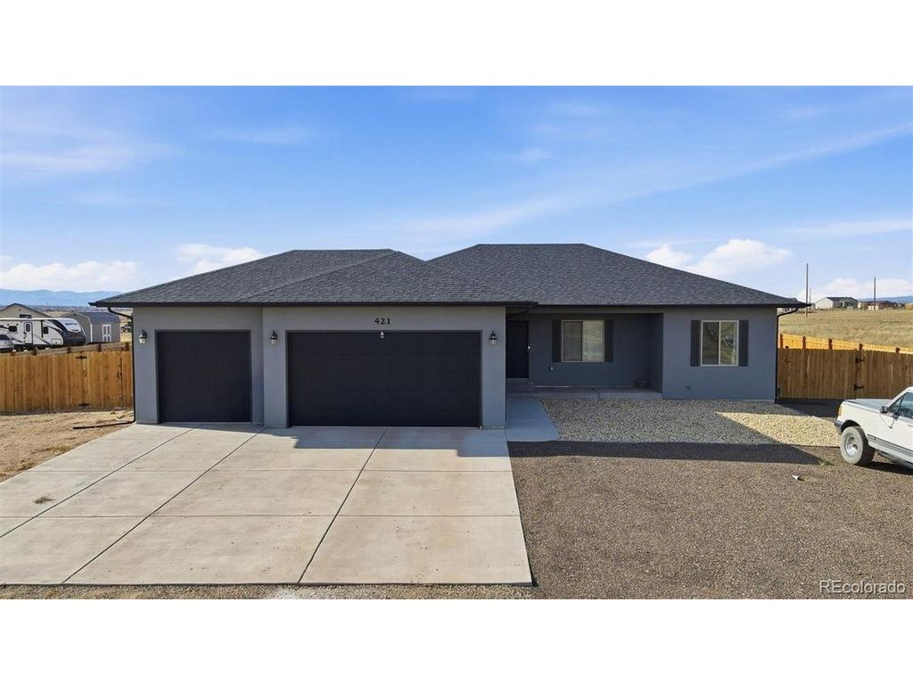 421 N Heather Dr, Pueblo, CO 81007