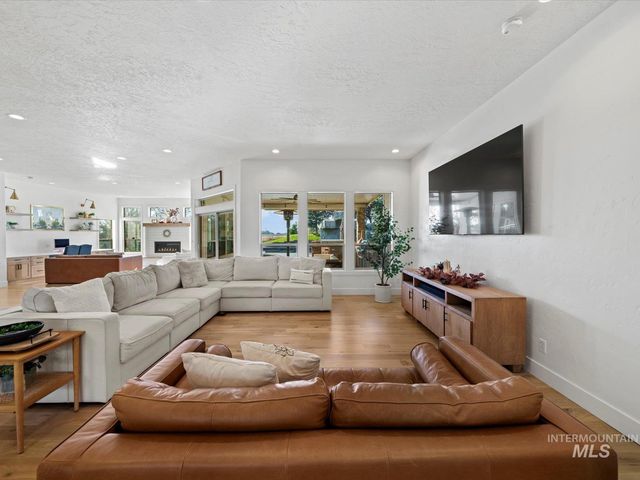 6255 S Tarrega Ln, Meridian, ID 83642