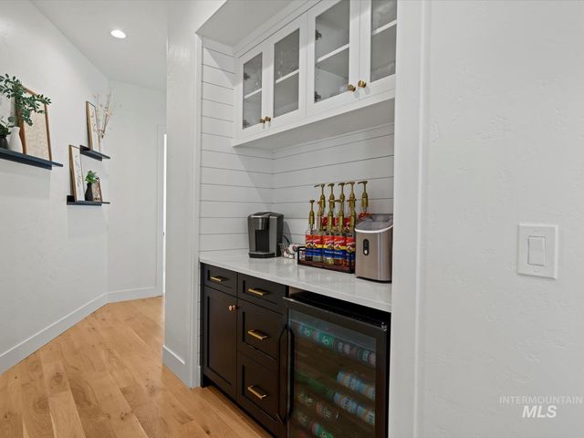 6255 S Tarrega Ln, Meridian, ID 83642