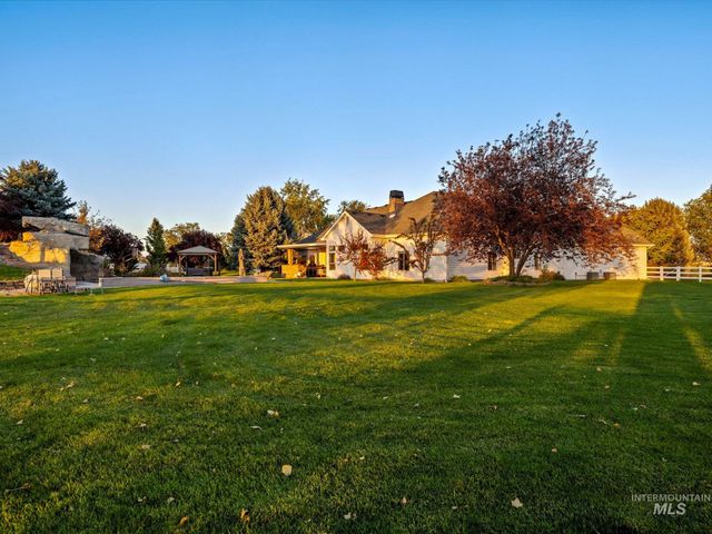6255 S Tarrega Ln, Meridian, ID 83642
