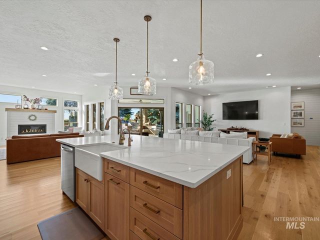 6255 S Tarrega Ln, Meridian, ID 83642