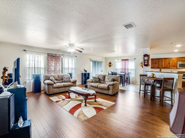 212 Springtree Trail, Cibolo, TX 78108