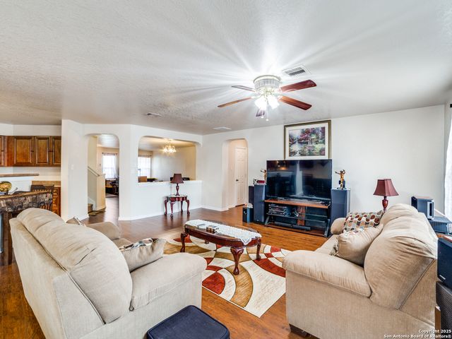 212 Springtree Trail, Cibolo, TX 78108