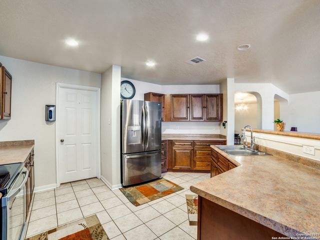 212 Springtree Trail, Cibolo, TX 78108