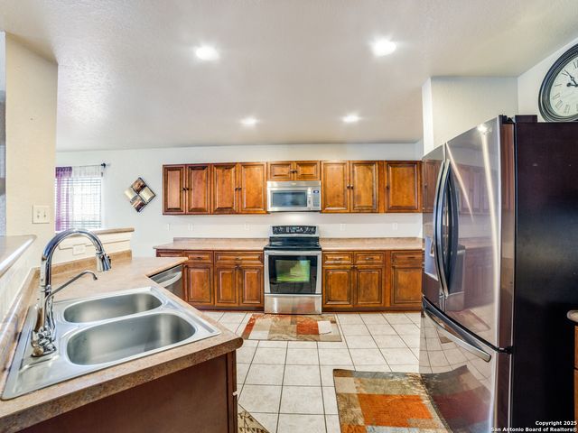 212 Springtree Trail, Cibolo, TX 78108