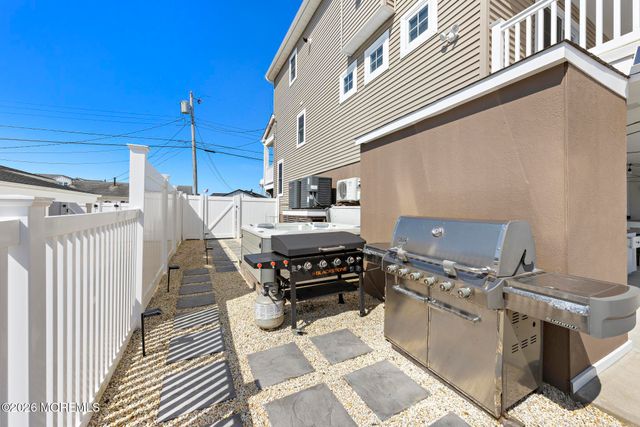 41 Harry Drive, Beach Haven West, NJ 08050