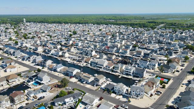 41 Harry Drive, Beach Haven West, NJ 08050