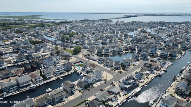 41 Harry Drive, Beach Haven West, NJ 08050