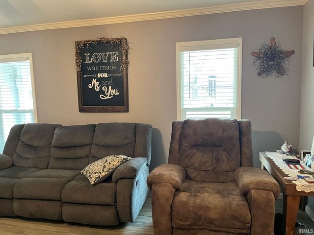 2004 Forbes Road, Vincennes, IN 47591